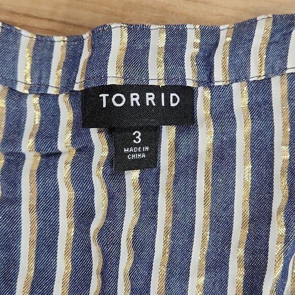 🔺️Torrid Blue, White, Metallic Gold Luxe Striped Buttoned Vneck Blouse 3X - Picture 11 of 14
